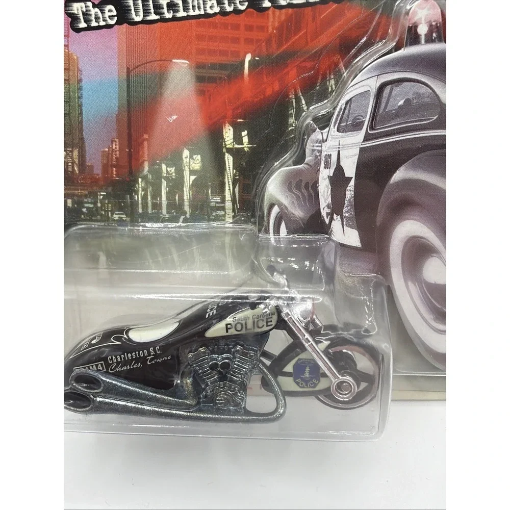 Hot‎ Wheels COPS Scorchin' Scooter Charleston SC Police Mattel
